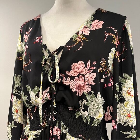 Maurices Floral bell sleeve deep v-neck Kimono Dress size 16/18 - Picture 2 of 13